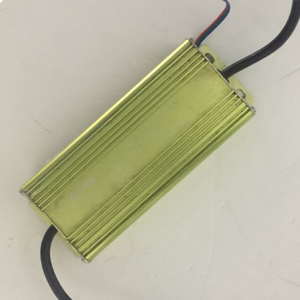 Driver p/Lampara LED RGB (85-265Vac, 100W, Output: 27-43Vdc, 900mAX3, IP67)