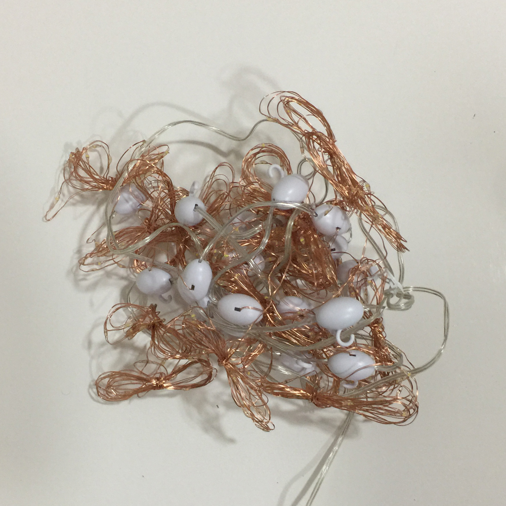 Cortina de Luz Vintage p/Exterior, 6W, 2700K, 110Vac, 400pcs de LED, 2Mx2M, con 8 funciones, Control remoto y Cable blanco