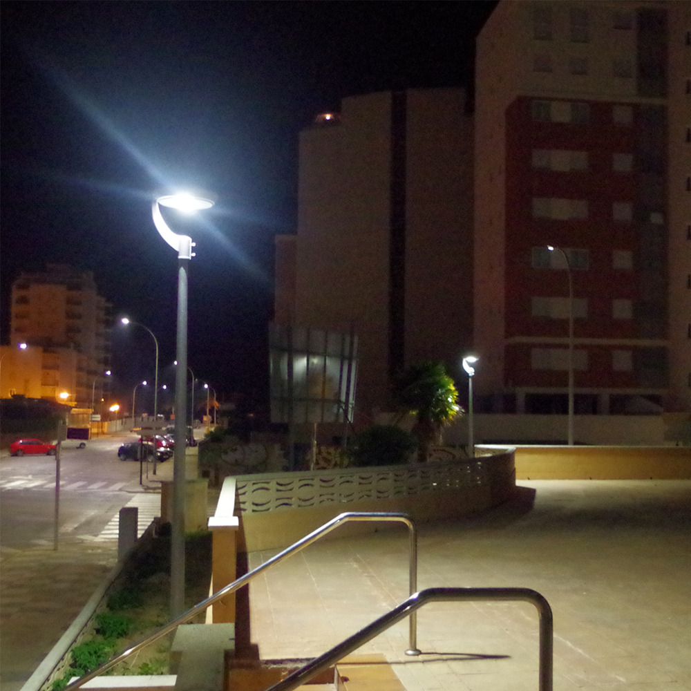 Lámpara Garden Light LED Modular GL1A-1, 60W, 1 Modulo, WW 3000K, M33A-VBA (1x18pcs), 2114, Type V, SANAN 5050, 72,000 horas de vida útil, Base: 60-70mm, IP68, Gris Oscuro