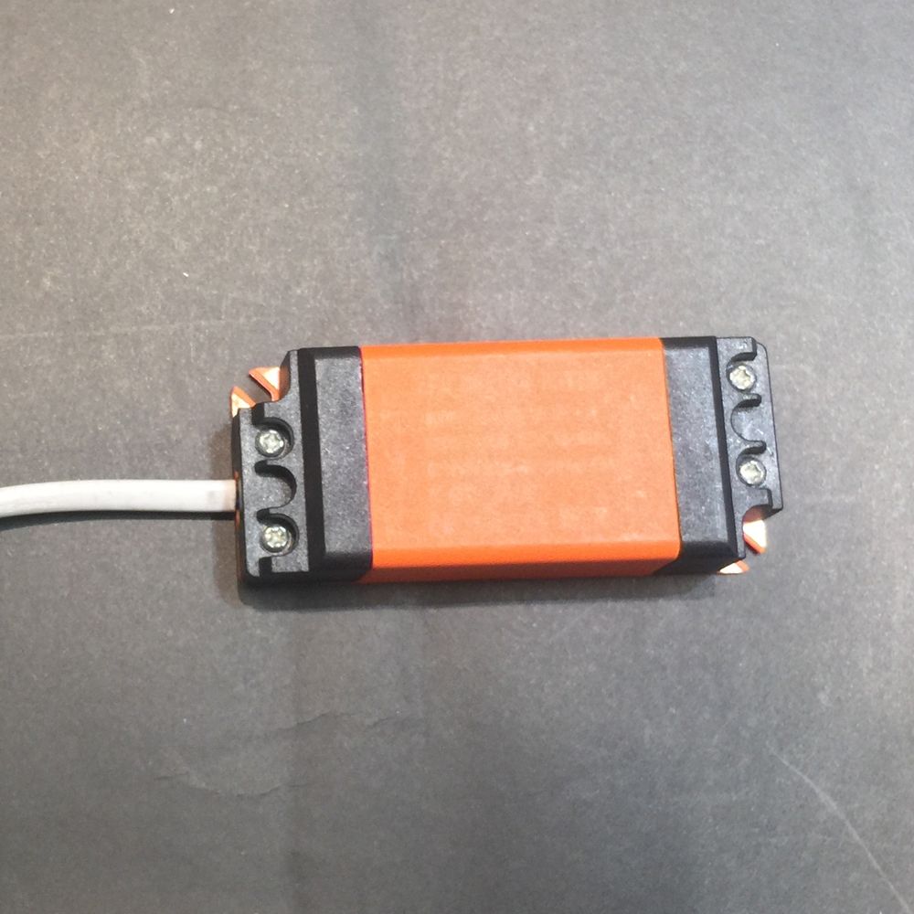 Driver p/Lámpara LED, IP20, 12-18W, 100-277Vac, Output: 36-60Vdc, 300mA