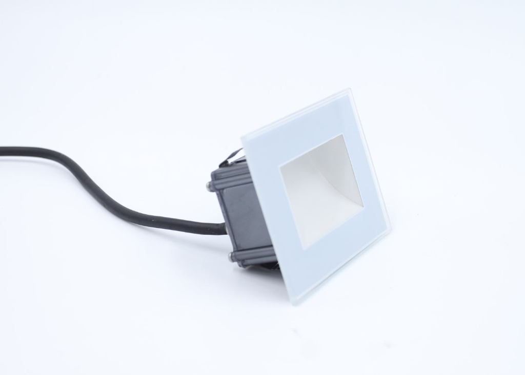 Step Light LED DG-001-0300, 3W, WW 3000K, 100-265Vac, IP65, 45x120 Grados, Dimensiones: 105x81x40mm, Blanco