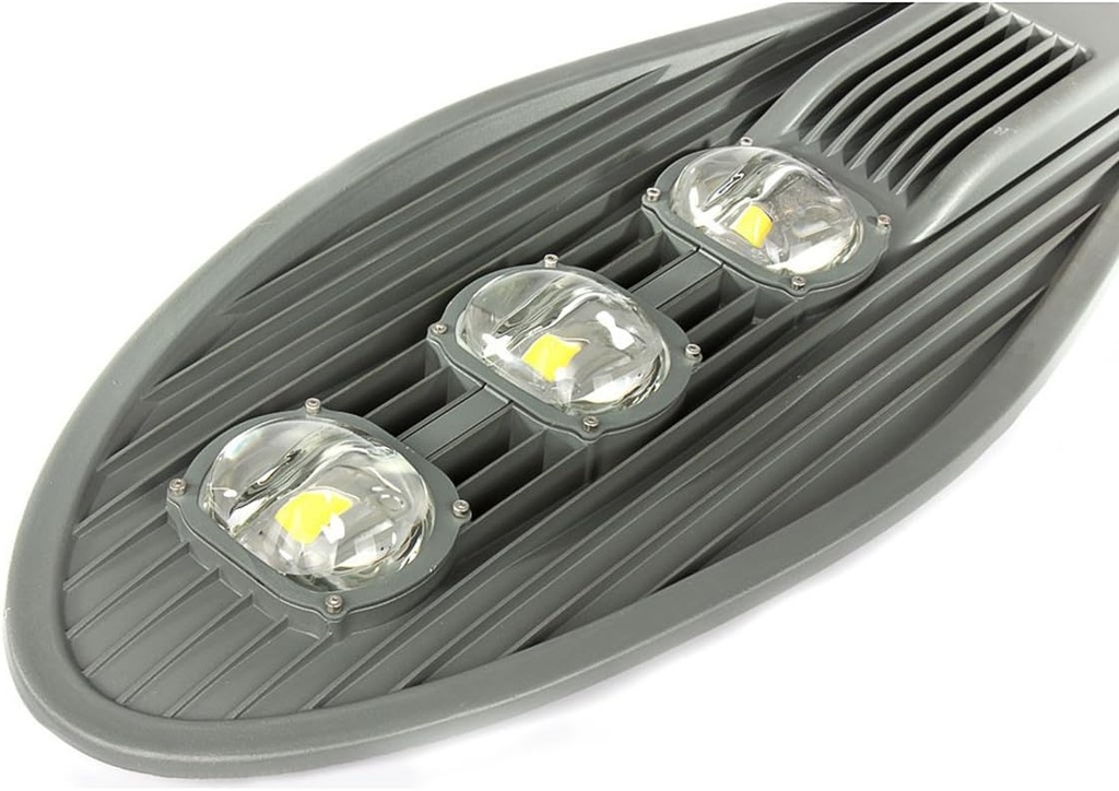 Lámpara de Calle LED Tipo COB con Fotocelda, 150W, 6000K Blanco Frío, 100-277Vac, Type I Short, 90x145 Grados