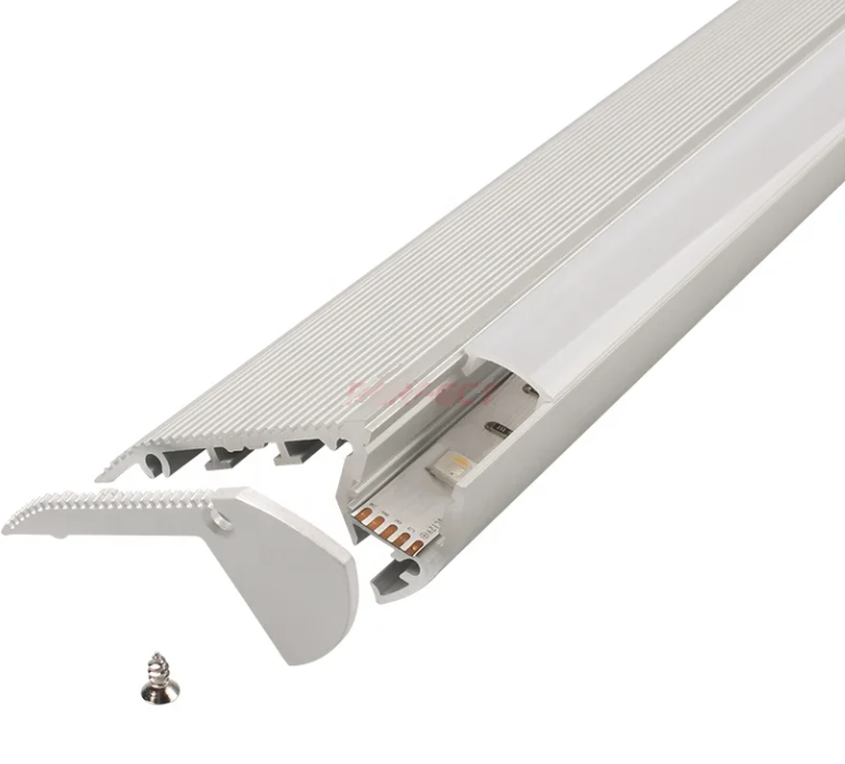 Perfil de Aluminio p/Cinta LED con PCB de 12mm, DG-ES6627, Medidas: 66.2x27x2000mm, p/Escalon, incluye: difusor opal con nivel de transparencia de un 65%, 2 tapas terminales, Plateado