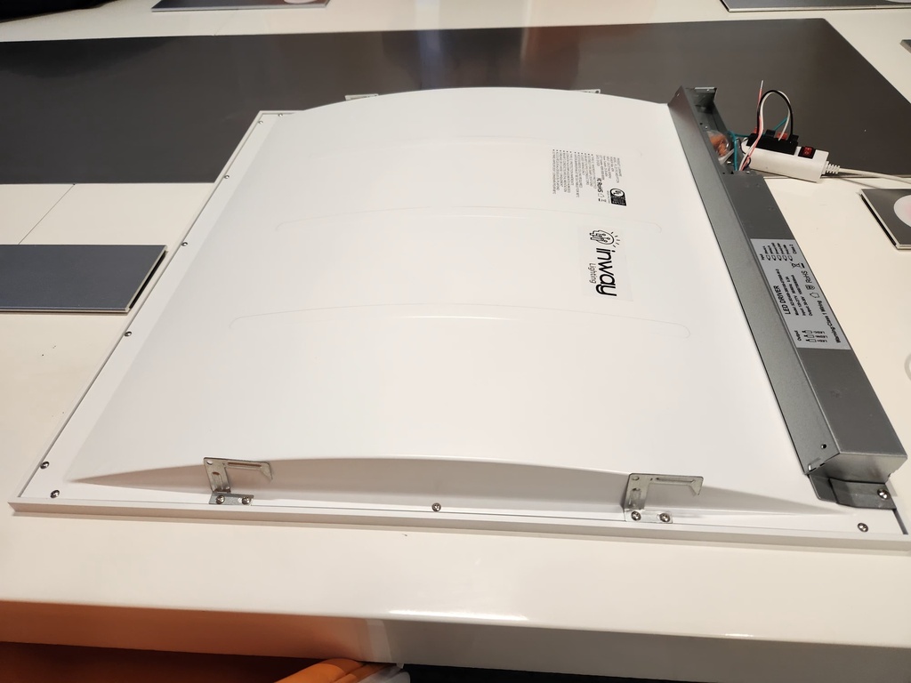 Troffer Curvo Panel LED Cuadrado p/Empotrar con Switch, 25W / 30W / 40W, Múltiple CCT NW 4000K / 5000K / CW 6000K, 125Lm/w, 100-277Vac, Dimmable de 0-10Vdc, 24&quot;x24&quot;(600x600mm), Borde Blanco, UL