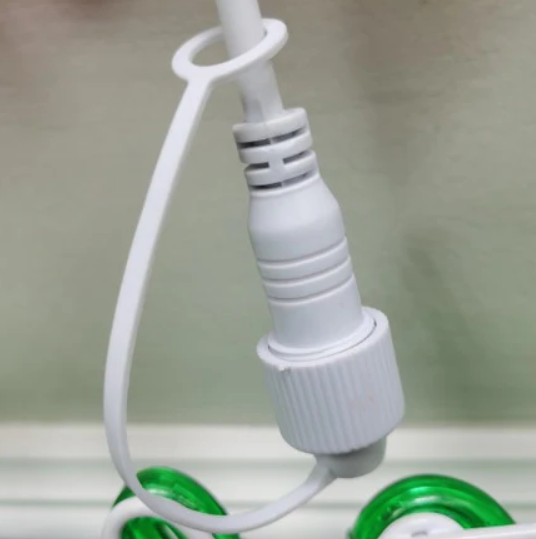 Power Cord Cable blanco de 2x0.75mm2 con protección de fusible p/Cortina navideña LED, 1.5 metros, 4A, 110Vac. Para conectar hasta 100 tiras de cortinas de 20LEDS cada una