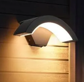 Lámpara LED de Pared (Aplique), DGW-1826, 12W, 3000K Blanco Cálido, 85-265Vac, IP60, Negro, 180 Grados, Dimensiones: 290x100x90mm, Material: Aluminio, Uso en exterior techado o interior