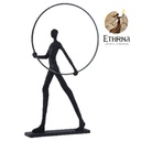 [DGPR-1028844] Aurora: Escultura de una figura con un círculo luminoso, simbolizando el amanecer y la salida del sol, inspirado en la diosa Aurora.