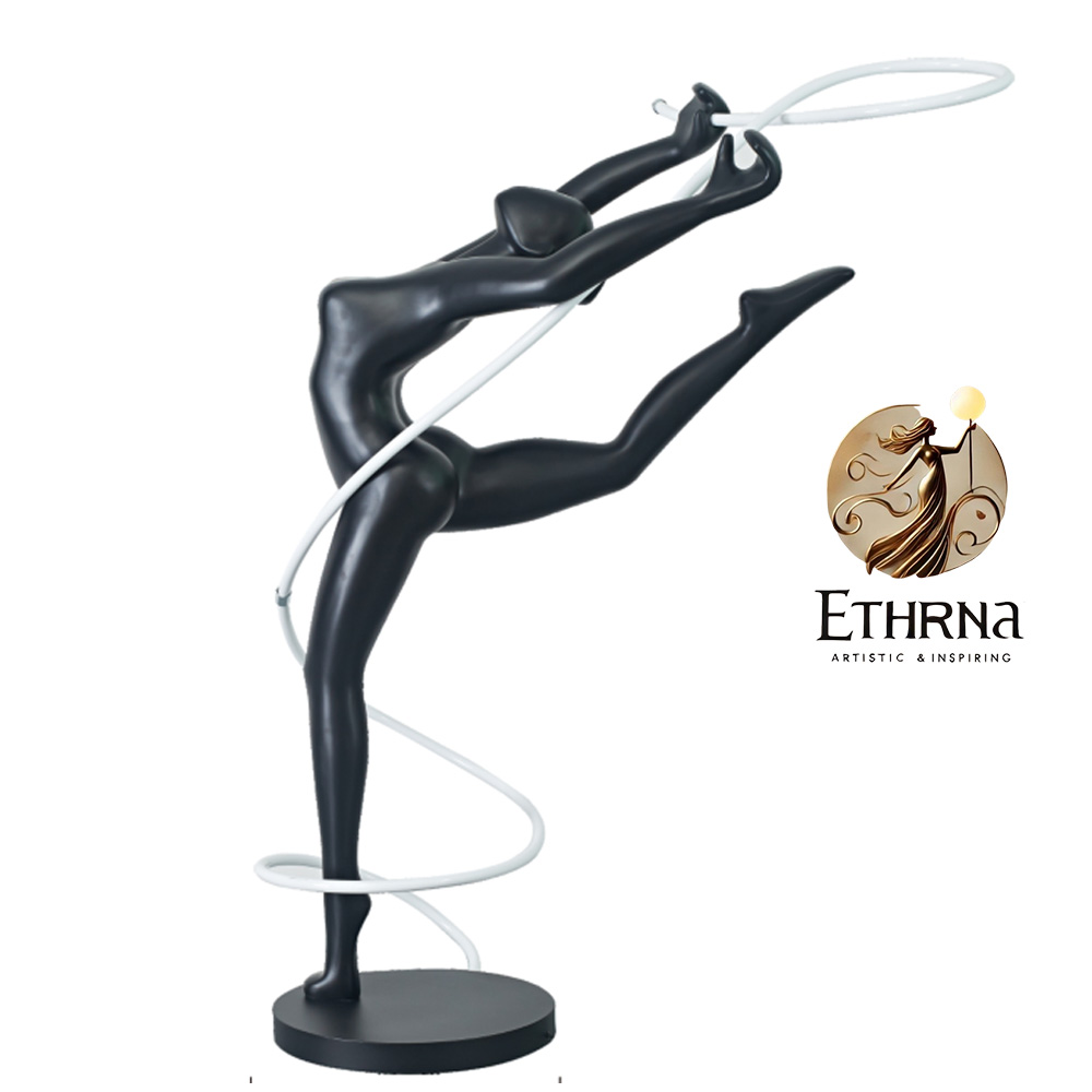 Diana: Inspirada en la diosa romana de la caza y la luna, esta escultura simboliza fuerza, elegancia y conexión con la luz lunar. Su diseño dinámico y estilizado evoca movimiento y gracia, iluminando espacios con arte y sofisticación.