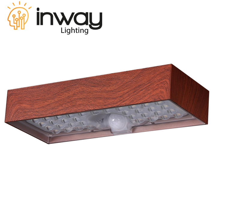 Lámpara Solar LED de Pared (Aplique) de 6W con Panel Solar Integrado de 2.8W, 5.5V y Sensor de Movimiento, SMD2835 x 35pcs, 3000K Blanco Cálido, 140x70 Grados, Con Batería de Litio de 11.1Wh, 3.7V, 3000mAh, IP65, Dimensiones: 230x97x42.7mm, Color Ladrillo, 133Lm/W