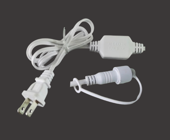 Power Cord Cable blanco de 2x0.75mm2 con protección de fusible p/Cortina navideña LED, 1.5 metros, 4A, 110Vac. Para conectar hasta 100 tiras de cortinas de 20LEDS cada una