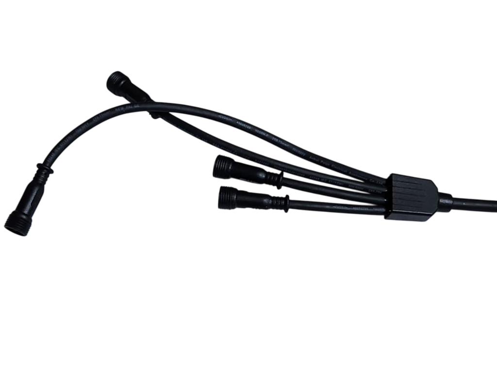 Adaptadores para Extensiones Navideñas de 4 salidas, 110Vac, largo: 40cm, Con cable verde de cobre 2xφ0.2mm2