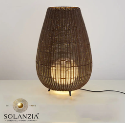 [DGPR-1028868] Lámpara Decorativa Artesanal de Piso, Isibani, E27, Dimensiones: 490x780mm, Material: Rattan
